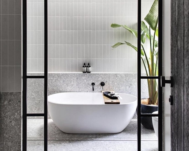 Monochrome Bathrooms That Hero Both Black and White