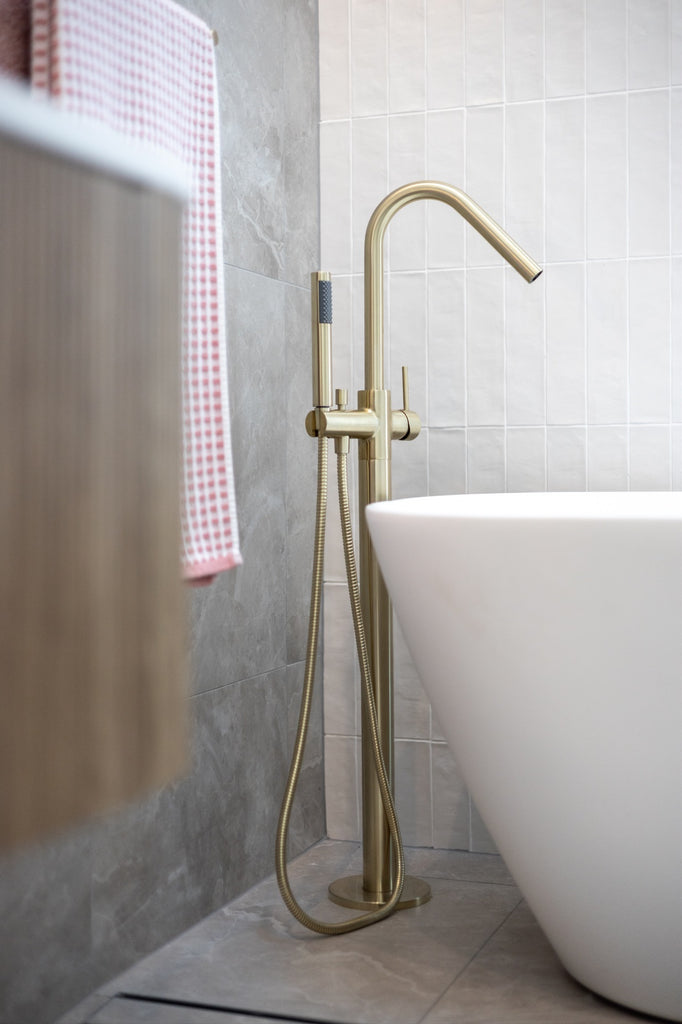 Round Freestanding Bath Spout and Hand Shower - PVD Tiger Bronze (MB09 ...