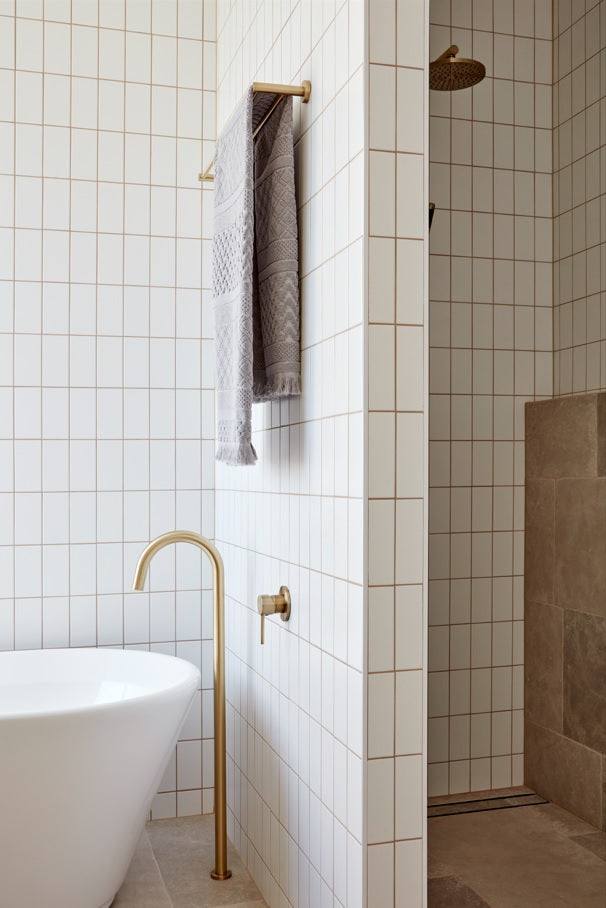Round Freestanding Bath Spout - Default Title (SKU: MB06-PVDBB) by Meir